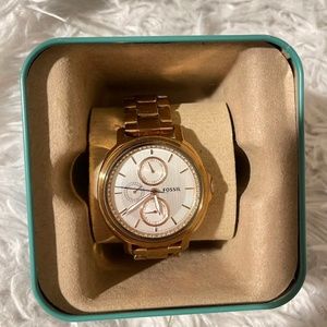 Rose gold fossil watch